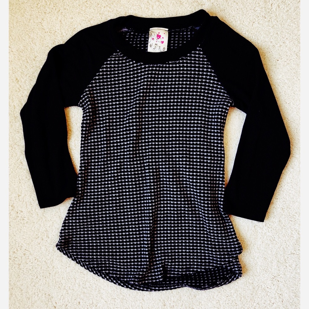 Blue t-shirt with white embroidery, size Medium